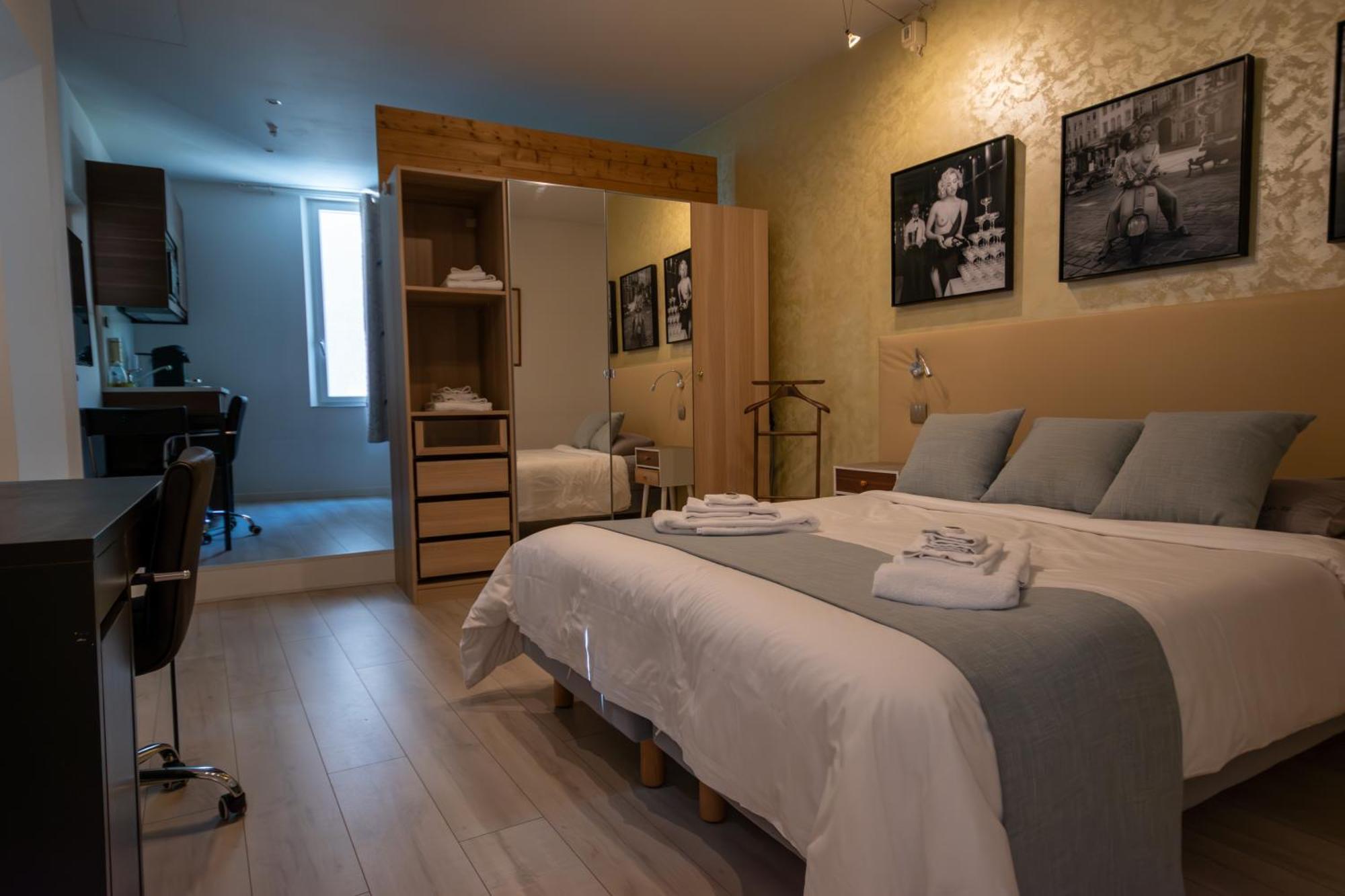 Ferienwohnung A L'Ombre Du Palais Avignon Exterior foto