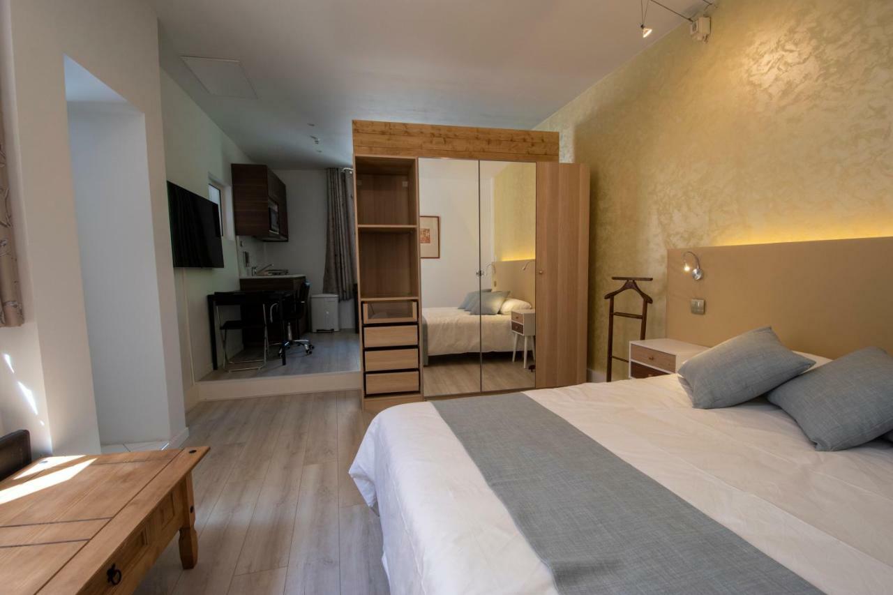 Ferienwohnung A L'Ombre Du Palais Avignon Exterior foto